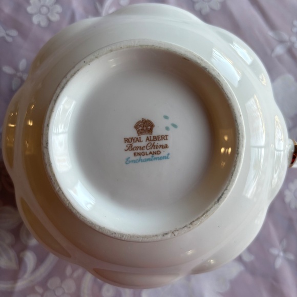 Royal Albert Enchantment Gravy Boat with Underplate - Picture 6 of 6